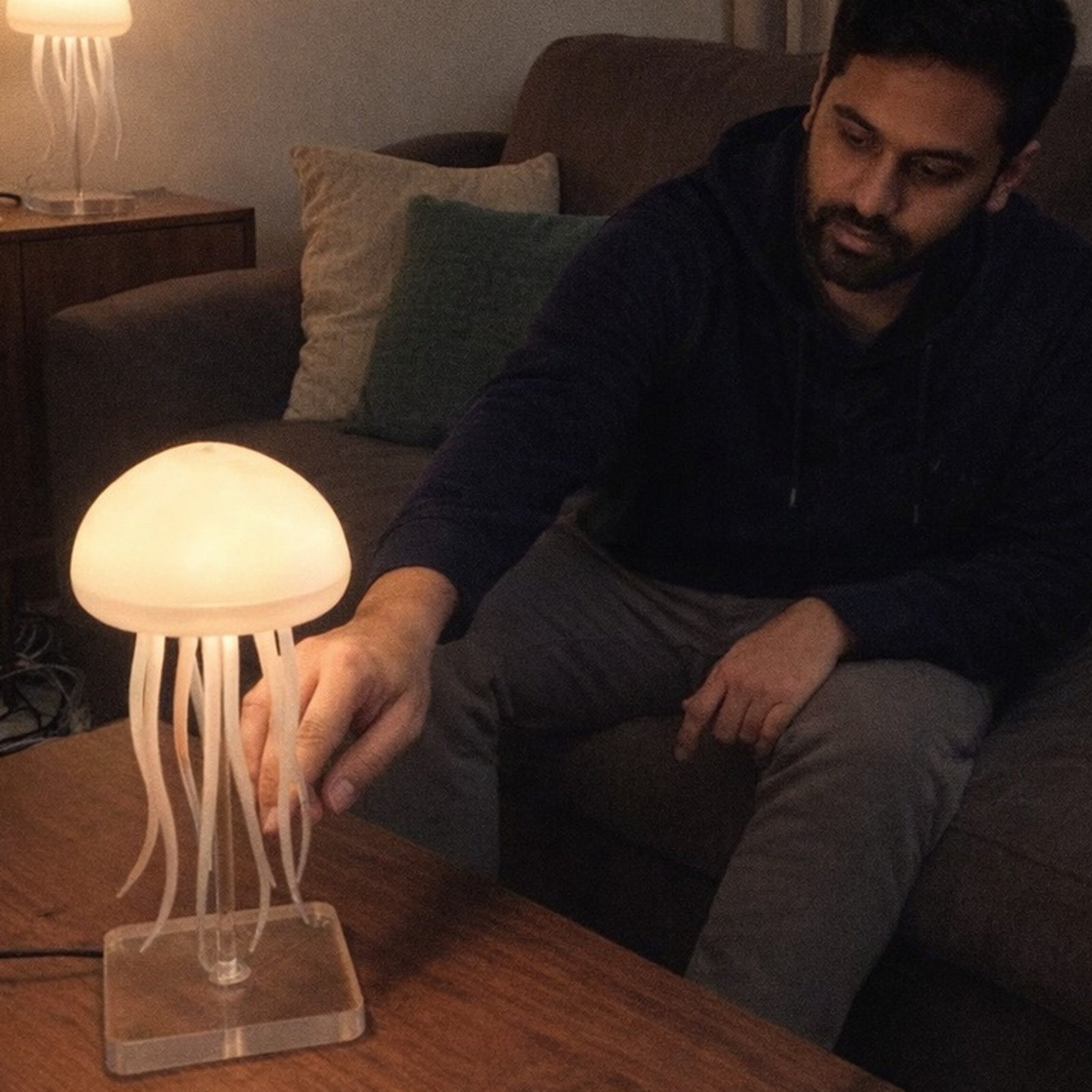 Indoor Dancing Glow Jellyfish lamps shared by @dormduo