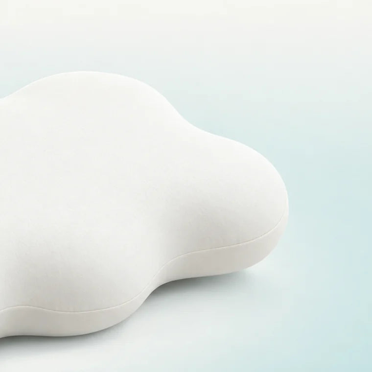 Detail of the Avena Cloud Pillow: the tall end
